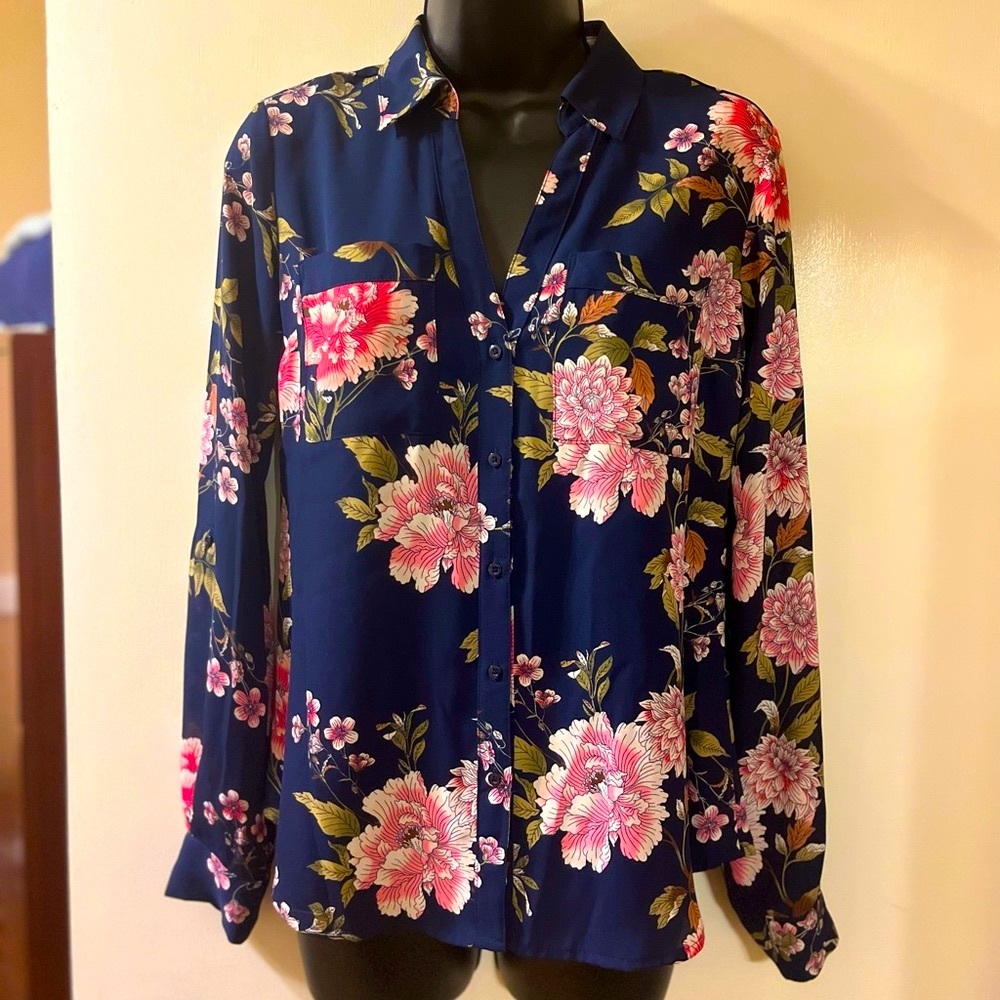 Candie’s floral button-up shirt